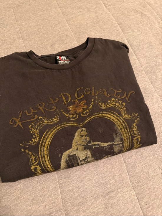 giant Other - Nirvana Kurt Cobain Graphic Short Sleeve Tee with Gold Print